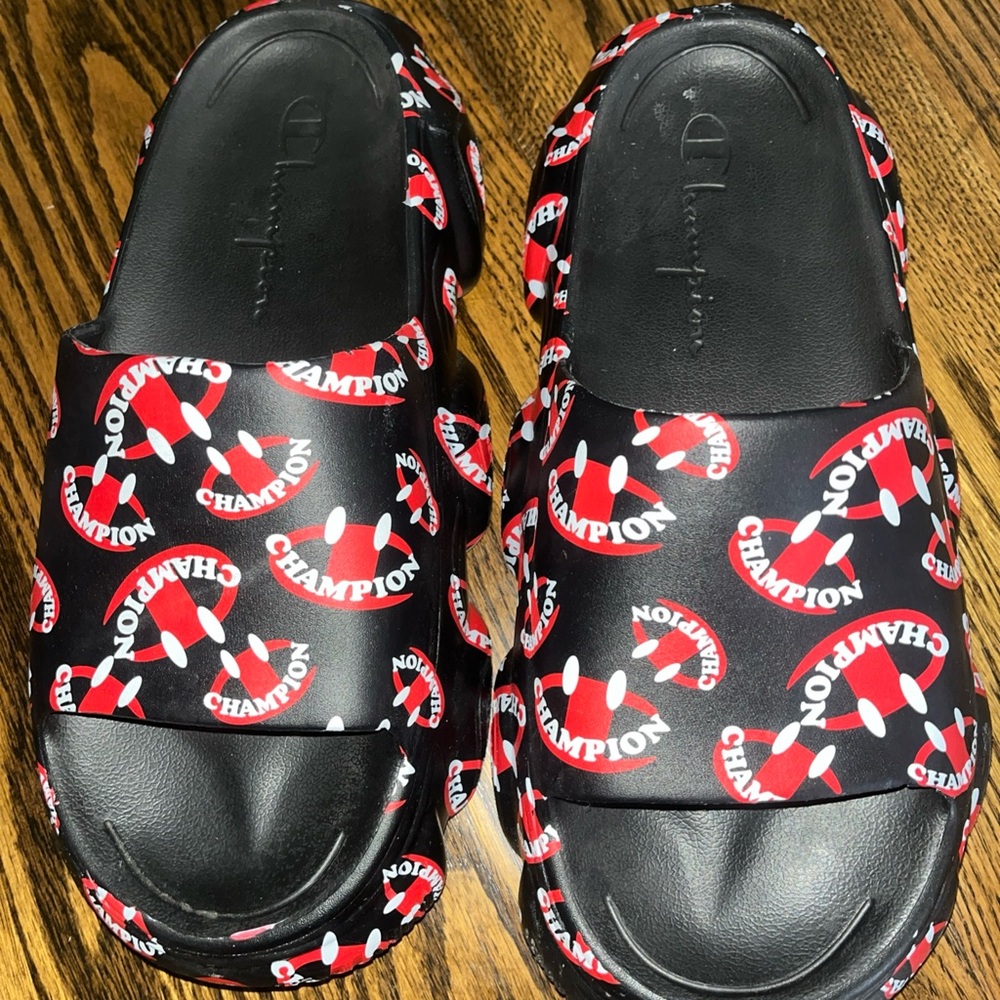 Champion Men’s Meloso Squish Smile slide Sandals, size 11